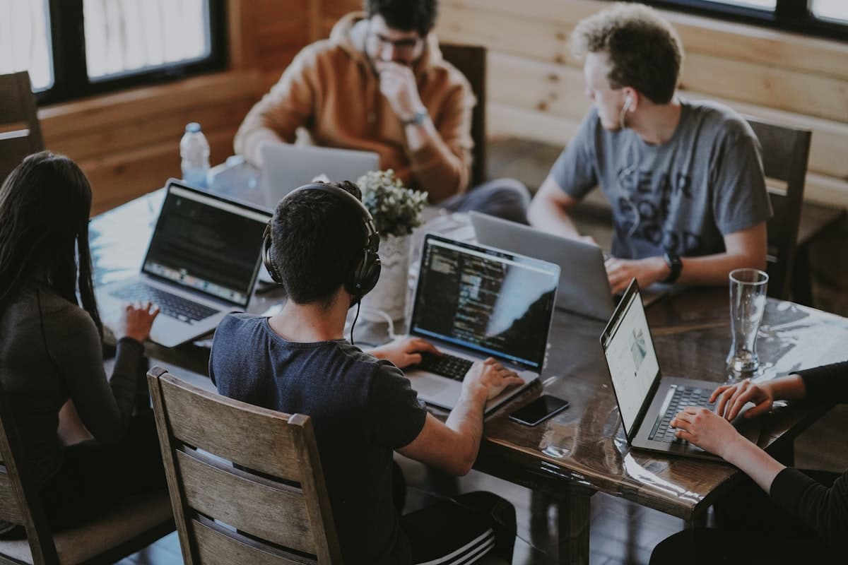 Featured image for Managing Multiple Podcast Clients Without Losing Your Mind